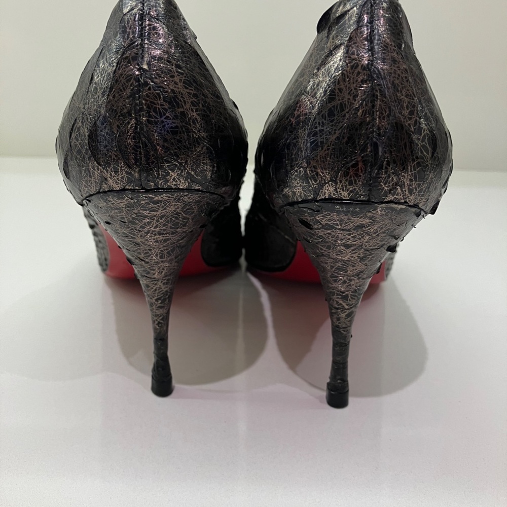 SHOES - Picture 3 of 6